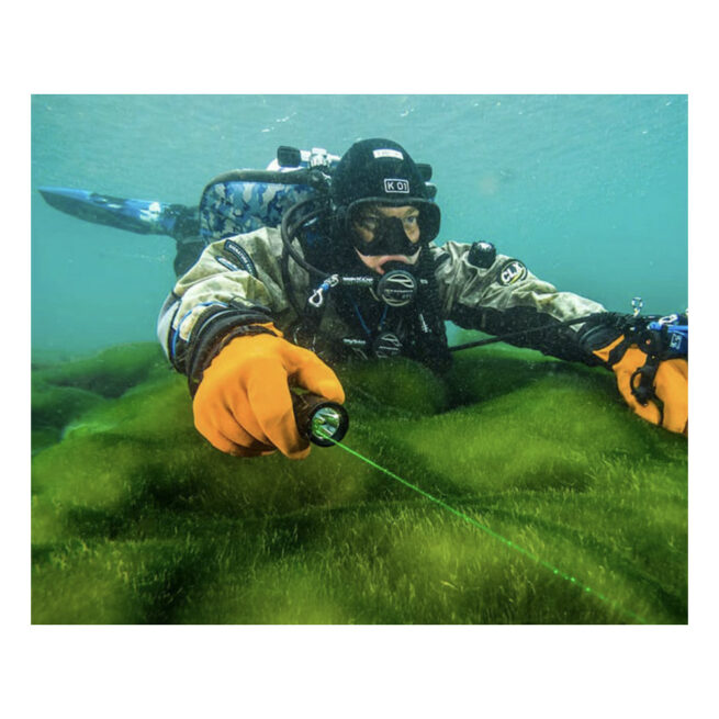OrcaTorch D570-GL 2.0 Dive Light with White Light (1500 Lumens) and Green Laser Light (1000 Metres) - Image 22