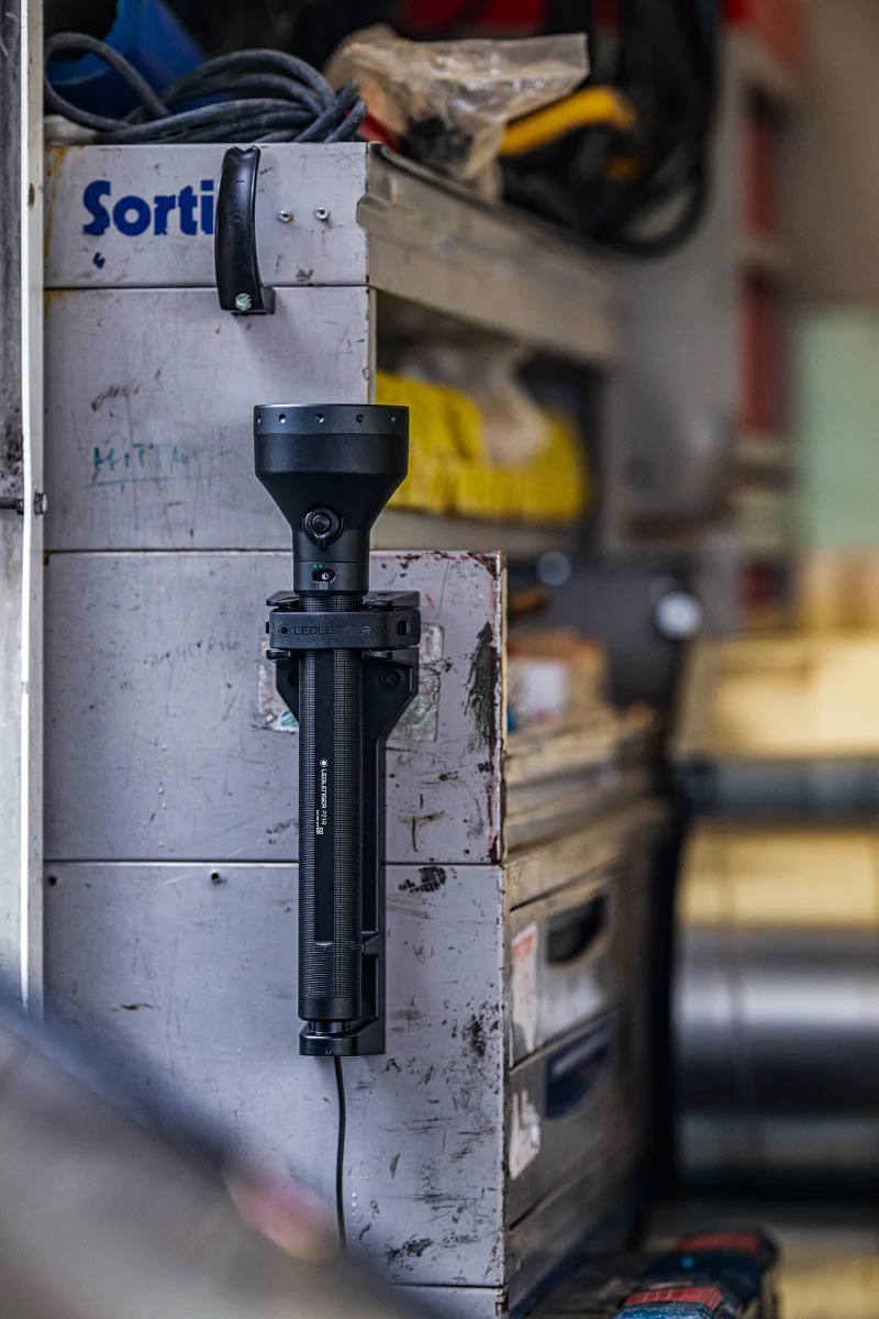 Ledlenser P21R Searchlight - 12,000 Lumens, 1100 Metres - Image 10