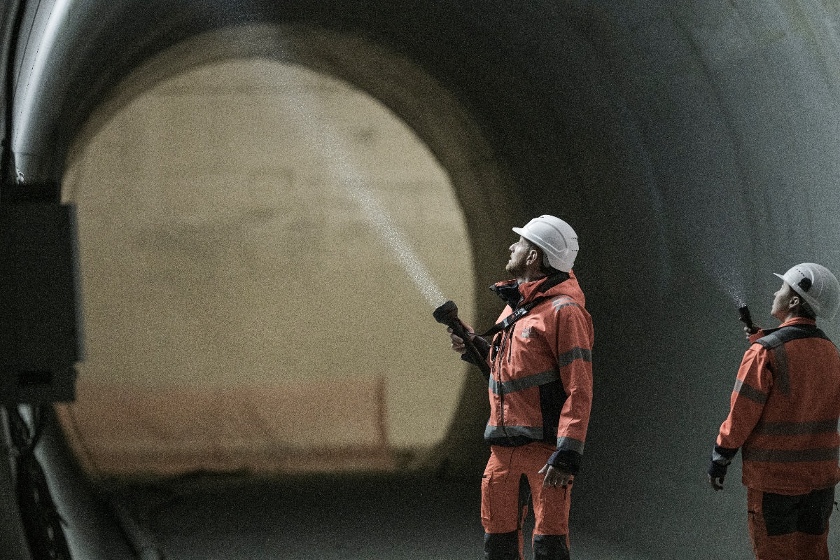 Ledlenser P21R Searchlight - 12,000 Lumens, 1100 Metres - Image 8