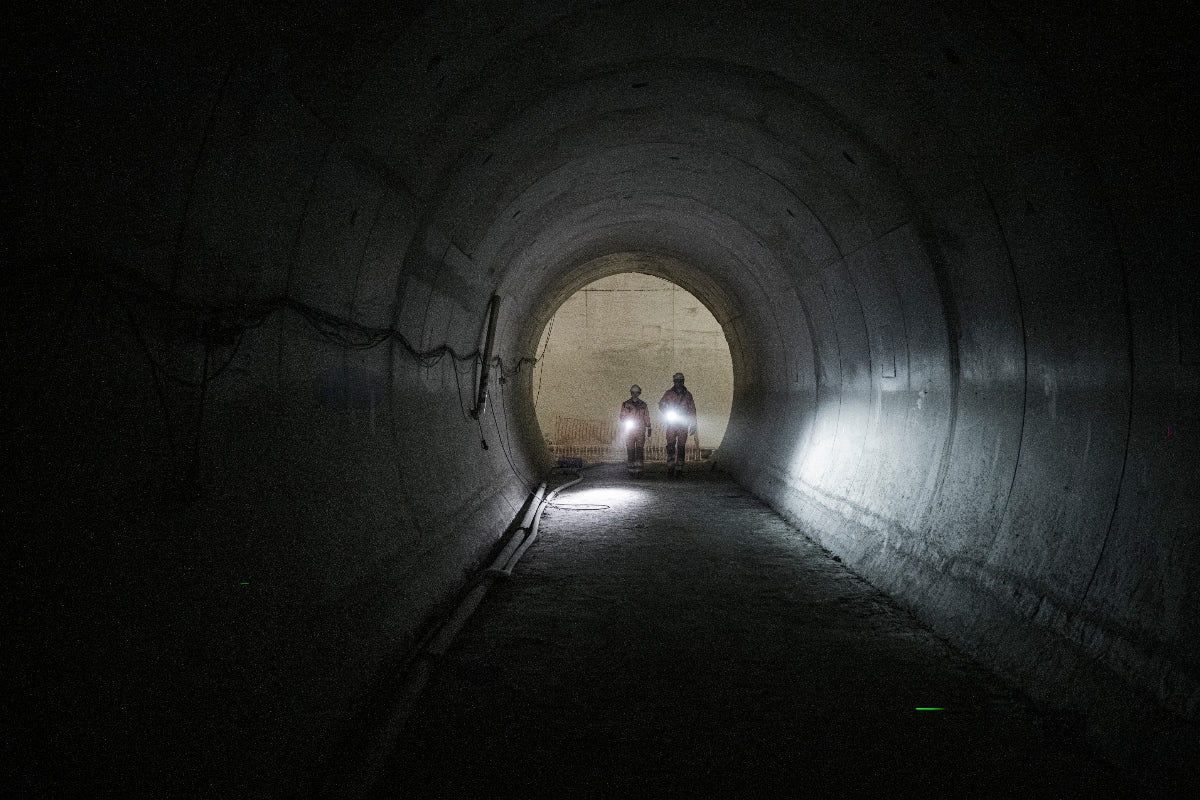 Ledlenser P21R Searchlight - 12,000 Lumens, 1100 Metres - Image 9