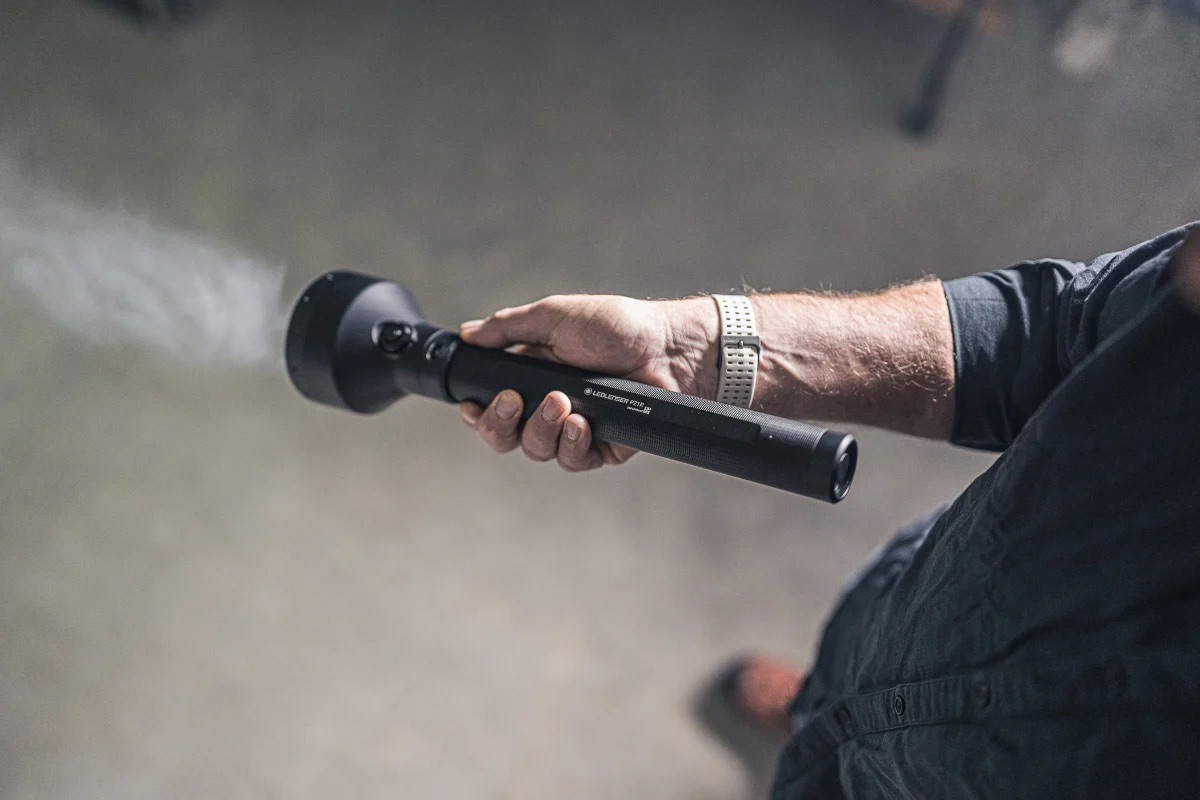 Ledlenser P21R Searchlight - 12,000 Lumens, 1100 Metres - Image 7