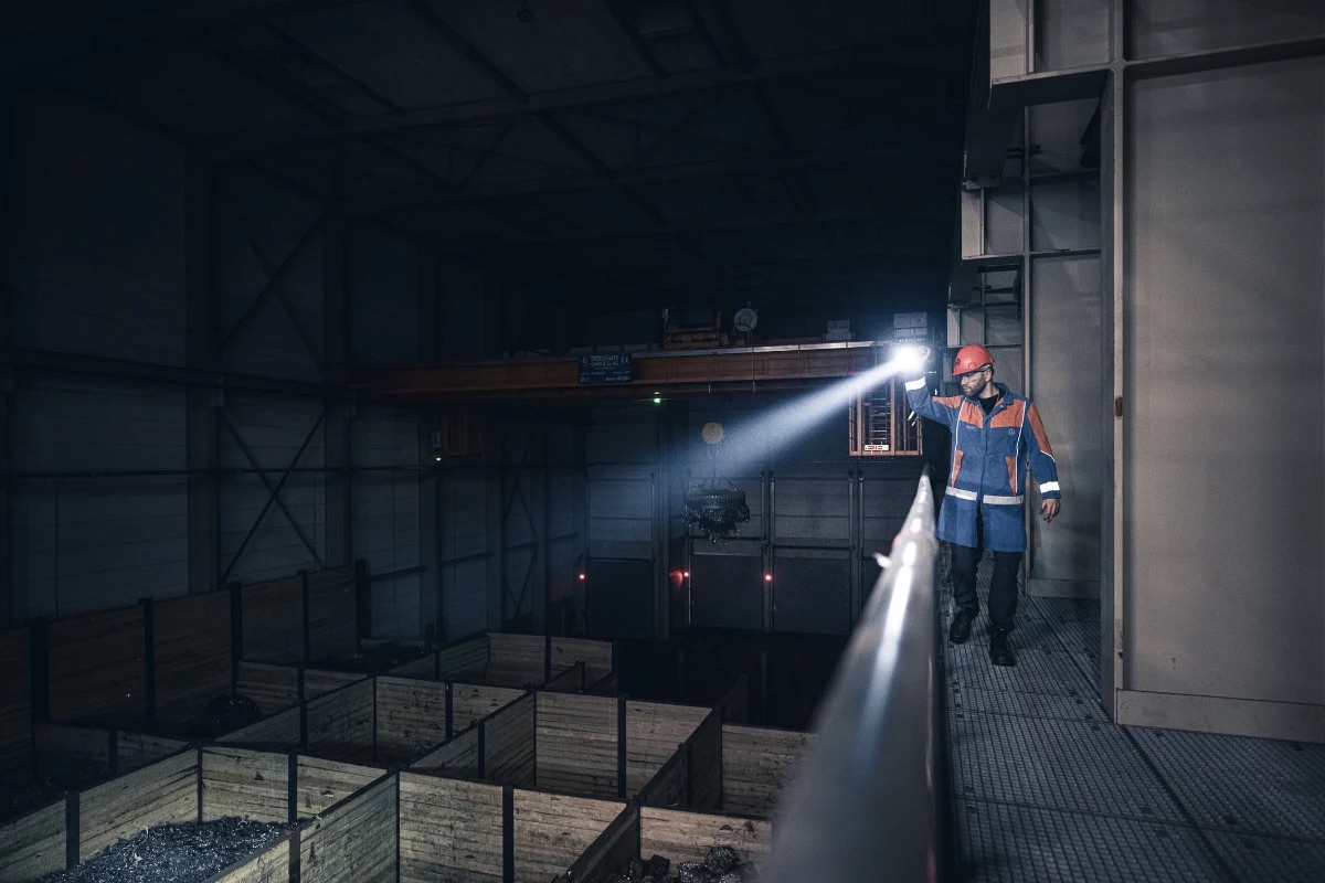 Ledlenser P21R Searchlight - 12,000 Lumens, 1100 Metres - Image 5